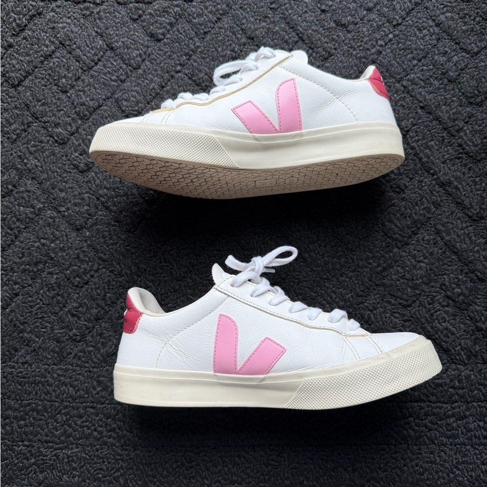 Veja Women's Sneakers in White and Pink